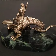 Бронзовая статуэтка «Дракон (Западный)» со змеевиком — фотография 2