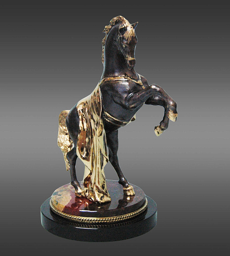Бронзовая статуэтка "Конь с уздой"