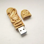 Флешка «Тур» из дерева — фотография 3