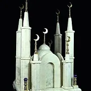 Часы «Мечеть» из мрамора в кожаном чемодане — фотография 3
