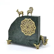 Настольные часы «Охота» на змеевике — фотография 2