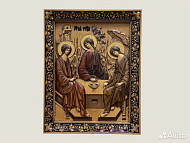 Резная икона из дерева Святая Троица