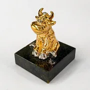 Бронзовая фигурка «Теленок» с позолотой, 47 мм — оригинальный подарок — фотография 2